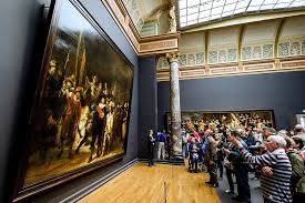 Museum dalam Genggaman: Saat Lukisan Rembrandt Bisa Hidup di Dinding Kamar Kamu